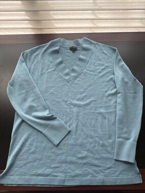 Talbots Women V-Neck Sweater in Light Blue Merino Wool Size S